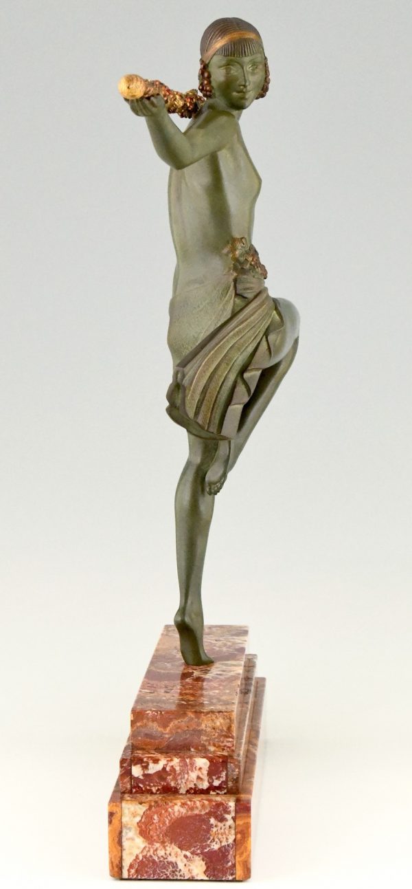 Sculpture en bronze Art Deco danseuse au thyrse