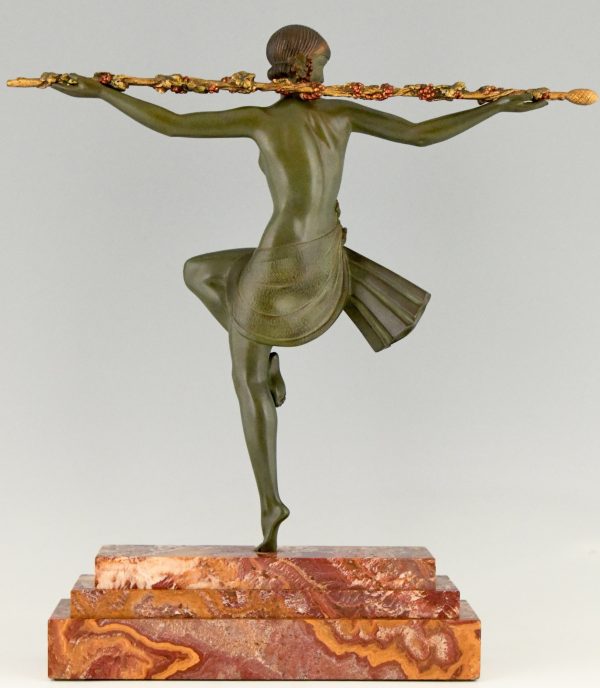 Sculpture en bronze Art Deco danseuse au thyrse