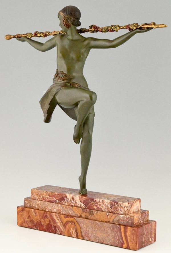 Art Deco bronzen beeld danseres met thyrsus staf