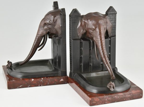 Art Deco bronzen boekensteunen olifanten met vogel