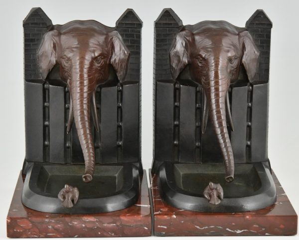 Art Deco serre livres en bronze éléphants avec oiseau