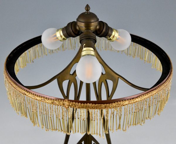 Art Nouveau lampe en cuivre aux cabochons