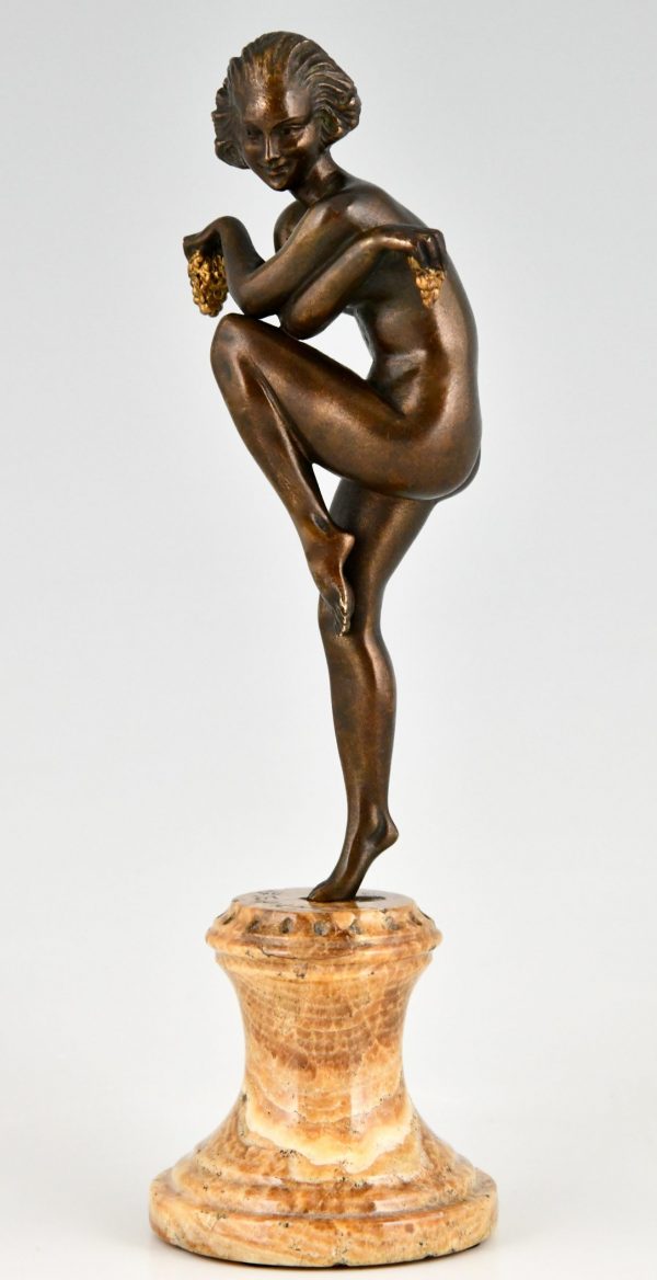 Art Deco sculpture en bronze danseuse aux raisins Pierre Le Faguays