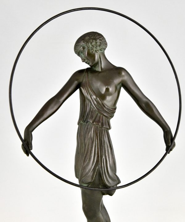 Sculpture Art Deco danseuse au cerceau Harmonie