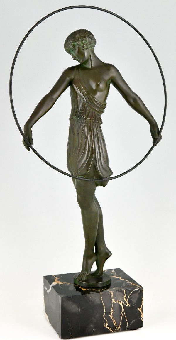 Sculpture Art Deco danseuse au cerceau Harmonie