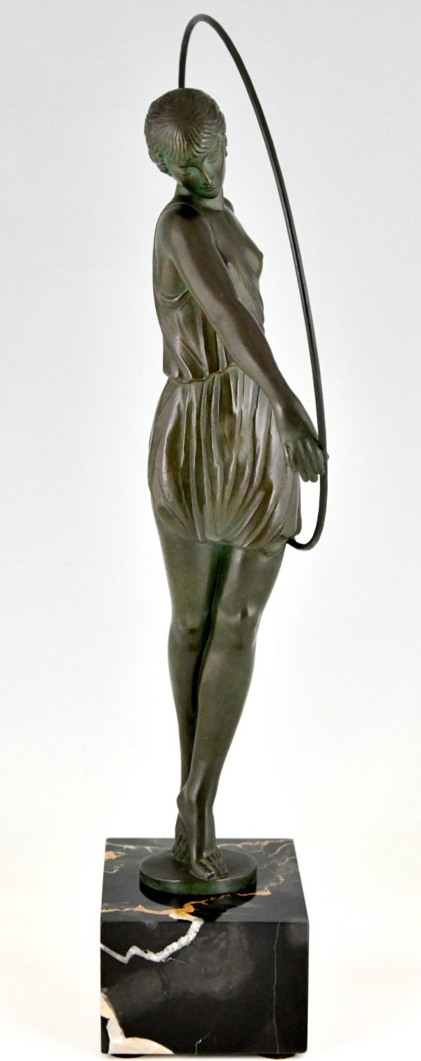 Sculpture Art Deco danseuse au cerceau Harmonie