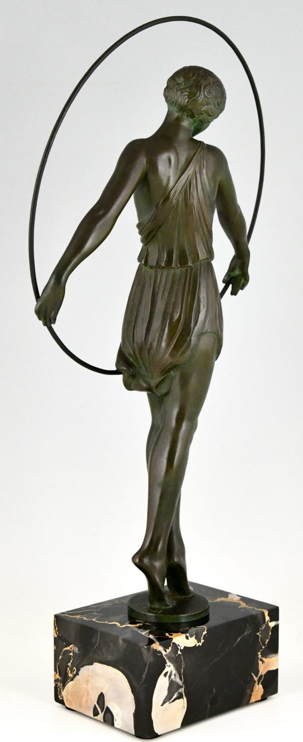 Sculpture Art Deco danseuse au cerceau Harmonie