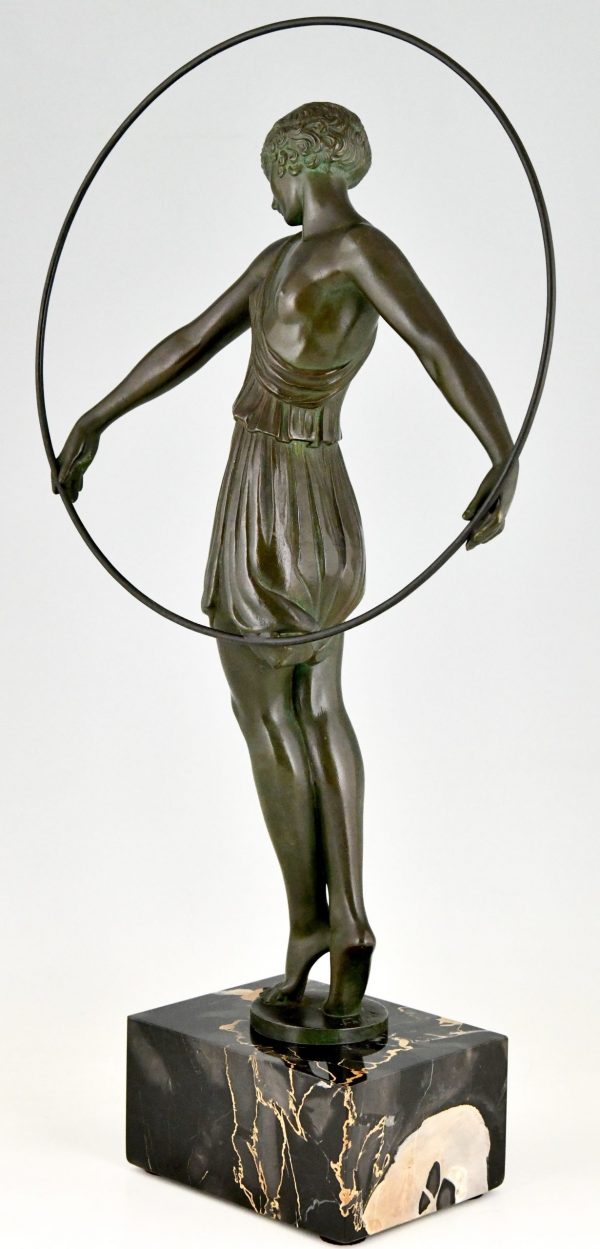 Sculpture Art Deco danseuse au cerceau Harmonie