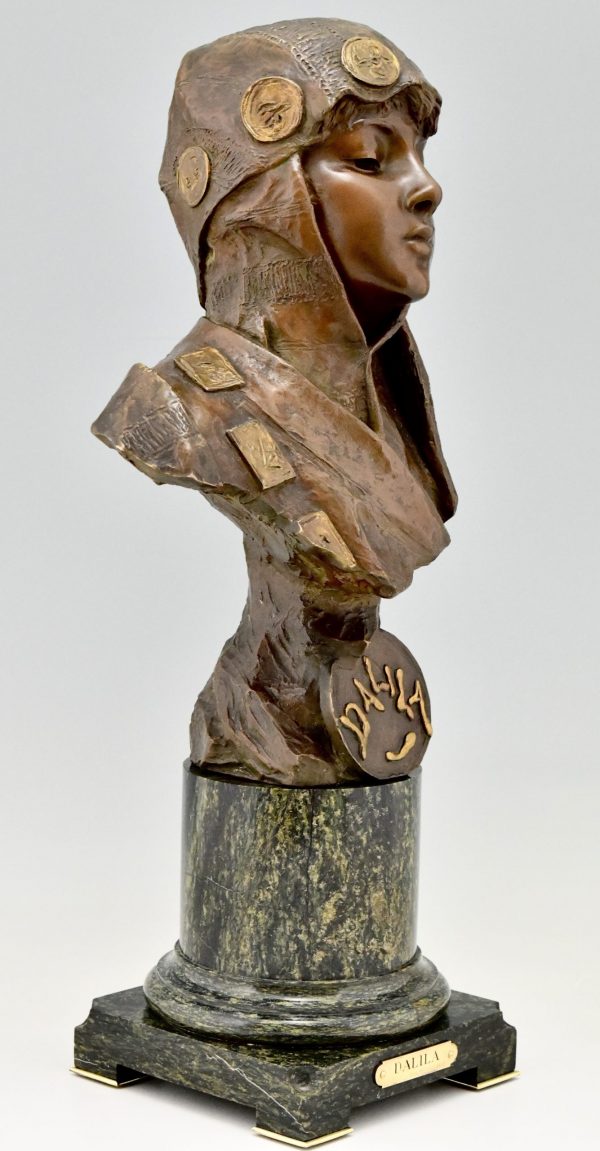 Art Nouveau bronze buste d’une femme orientale Dalilia