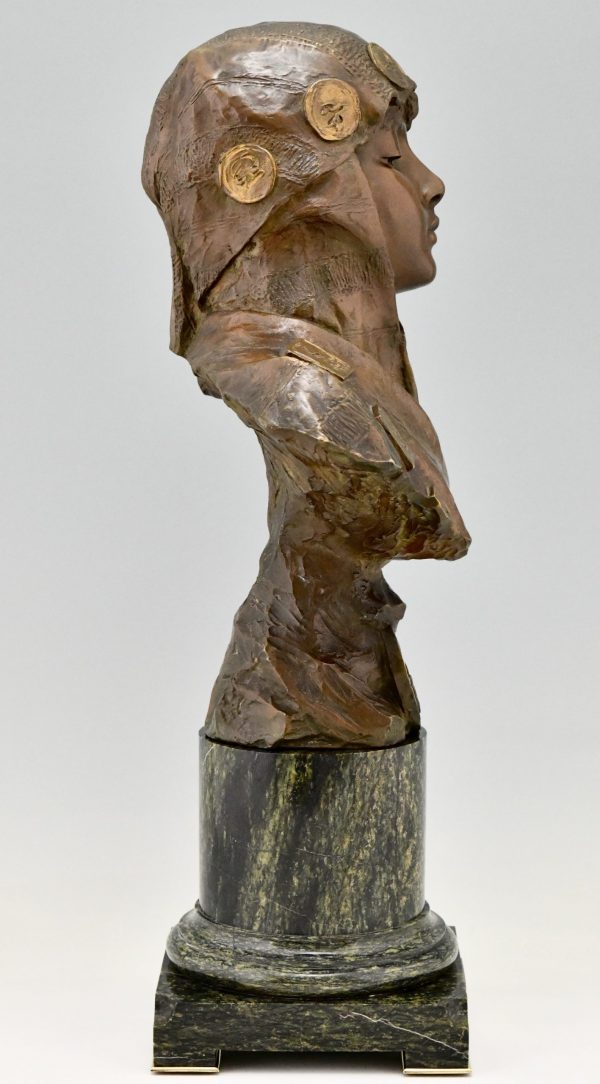 Art Nouveau bronze buste d’une femme orientale Dalilia