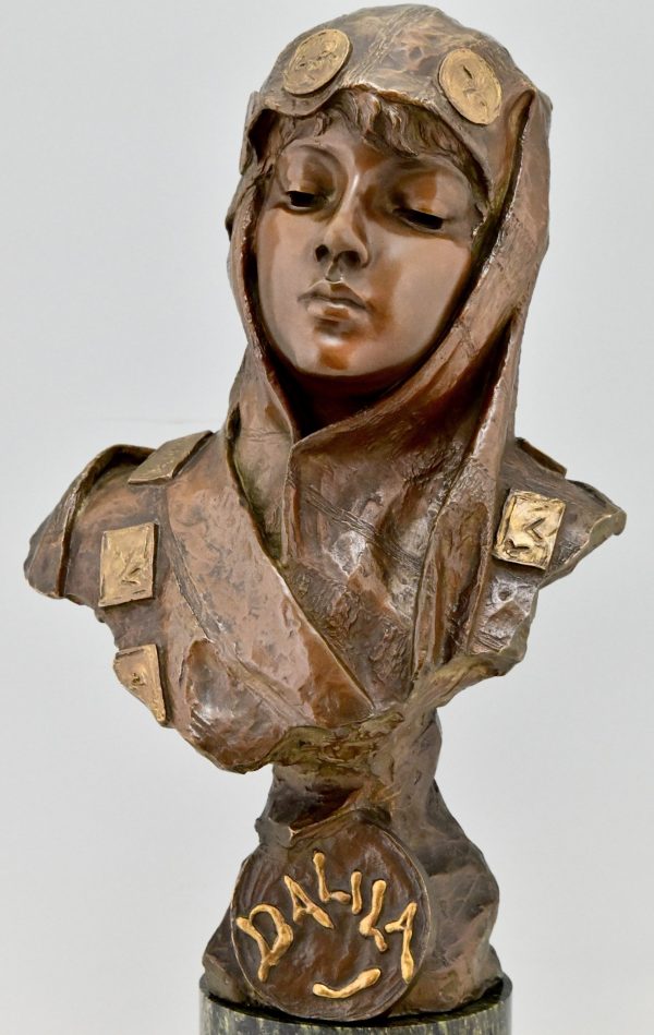 Art Nouveau bronze buste d’une femme orientale Dalilia