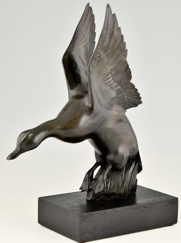 Art Deco bronze sculpture of a duck.