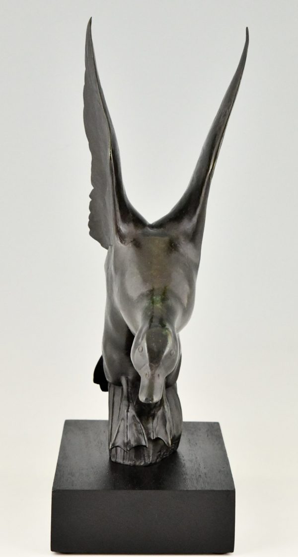 Art Deco bronze sculpture of a duck.