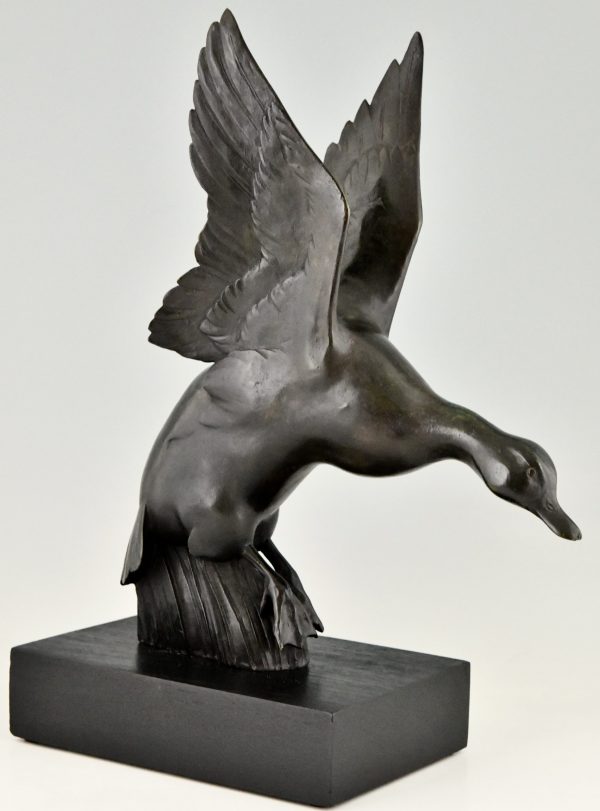 Art Deco bronze sculpture of a duck.