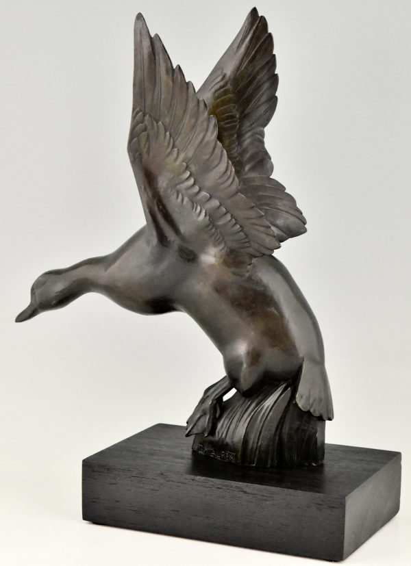 Art Deco bronze sculpture of a duck.