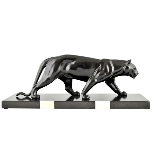 Art Deco sculpture of a panther.