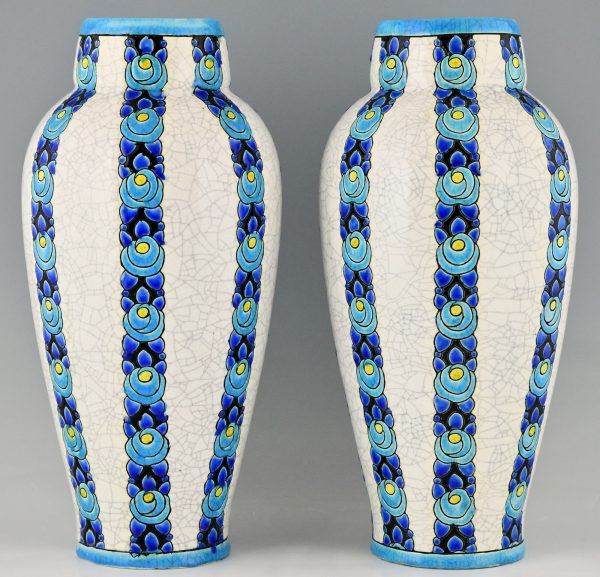 Une Paire de vases Art Deco de Boch Freres