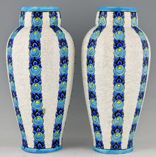 Une Paire de vases Art Deco de Boch Freres