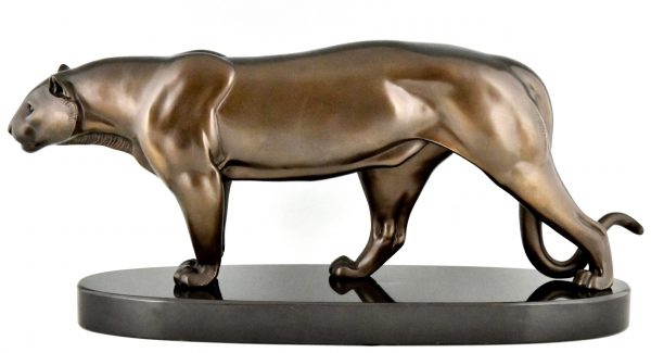 Art Deco sculpture of a panther on oval base