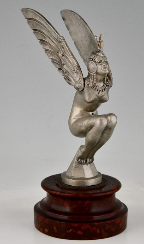 Art Deco auto mascotte in bronze, gevleugelde naakt vrouw