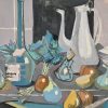 Stillleben 50er Jahre mit Kaffeekanne, Flasche und Obst auf einem Tisch.