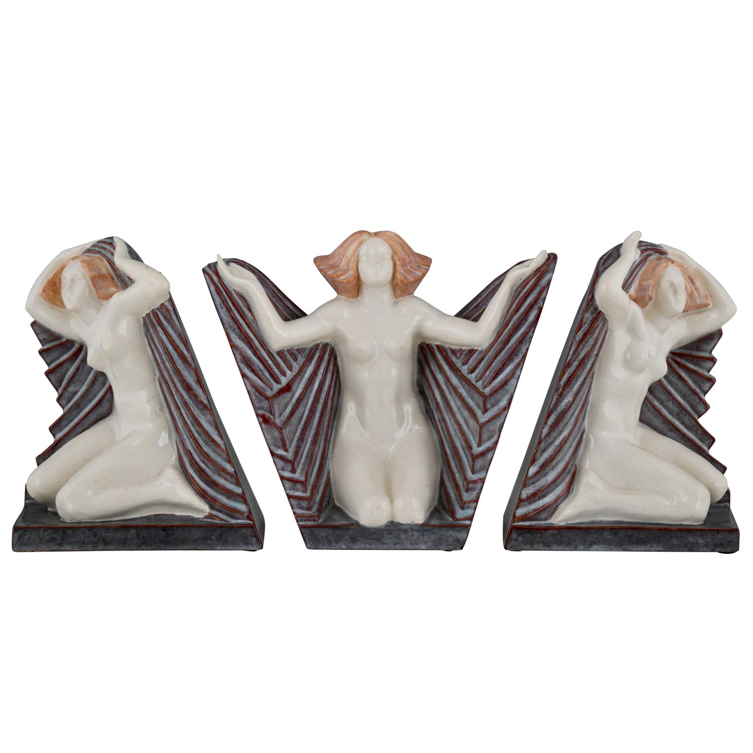 Set van drie Art Deco sculpturen in keramiek met zittende naakte vrouwen