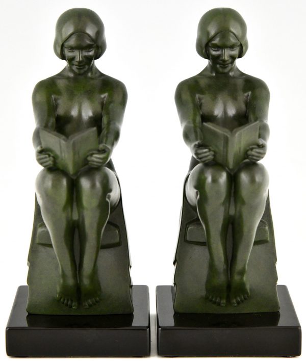 Art Deco bookends with reading nudes Delassement