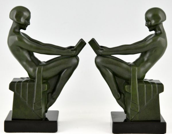 Art Deco bookends with reading nudes Delassement