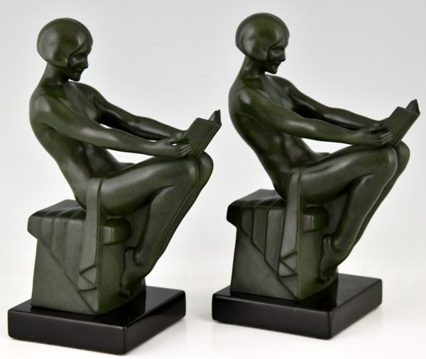 Art Deco bookends with reading nudes Delassement