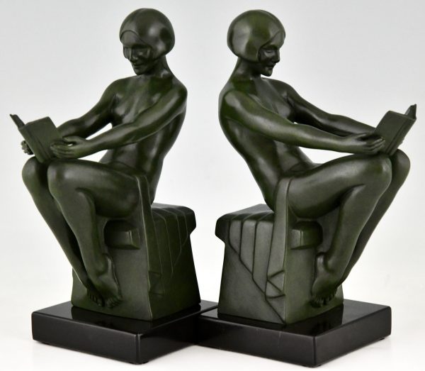 Art Deco bookends with reading nudes Delassement