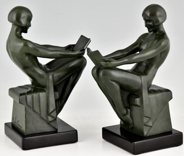 Art Deco bookends with reading nudes Delassement