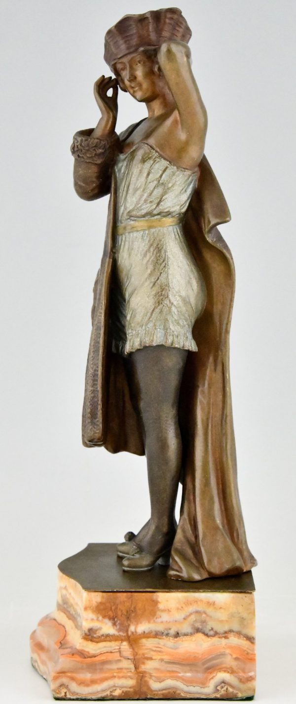 Art Deco bronzen sculptuur vrouw met hoed