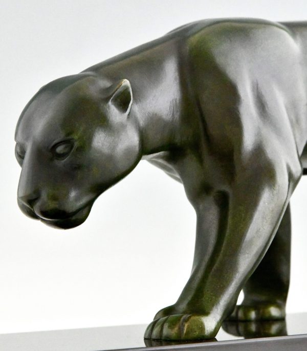 Art Deco Bronzeskulptur eines Panthers