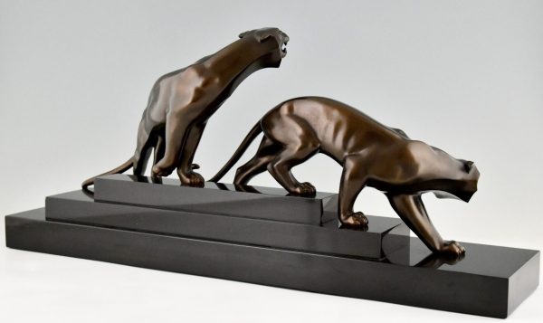 Art Deco Bronzeskulptur von zwei Panther.