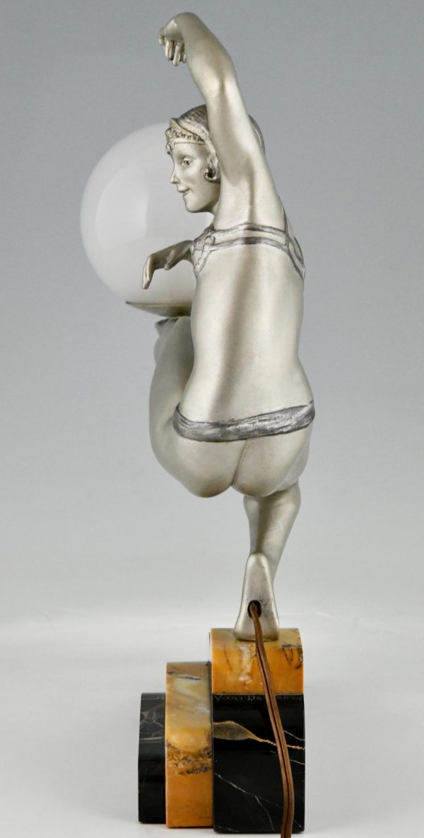 Art Deco lamp sculptuur danseres met bal