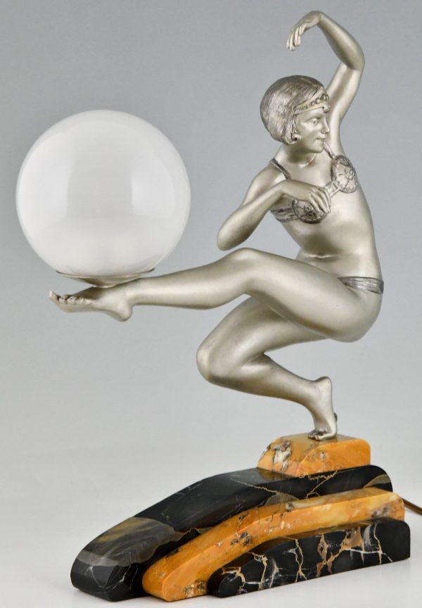 Art Deco lamp sculptuur danseres met bal