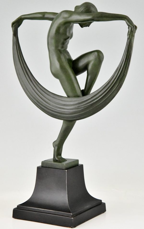 Art Deco sculptuur dansend naakt met sluier, Folie.