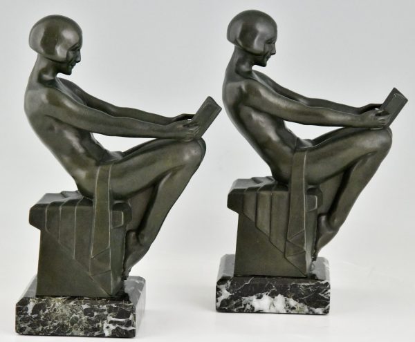 Art Deco bookends with reading nudes Delassement