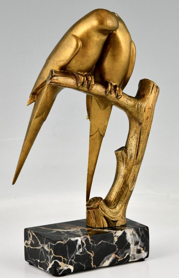 Art Deco Bronzeskulptur von zwei Sittichvögeln auf einem Ast