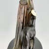 Art Deco sculptuur dame met windhonden