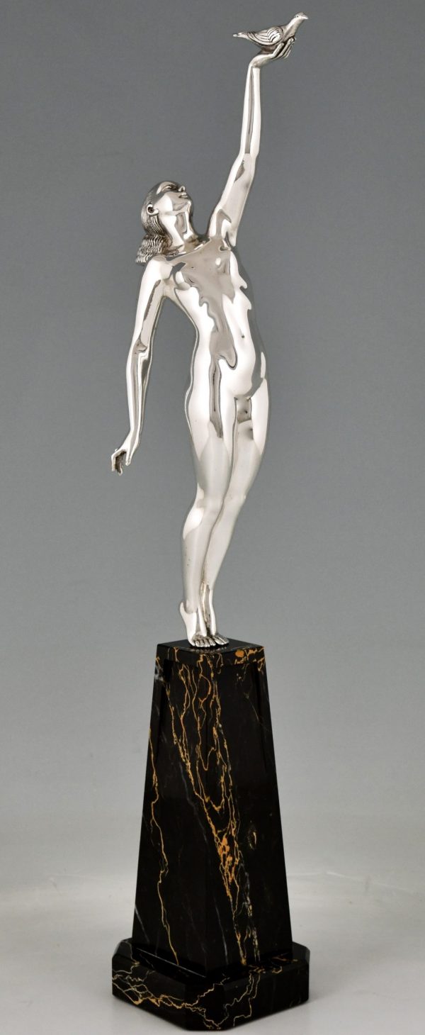 Art Deco bronzen sculptuur naakte vrouw met duif