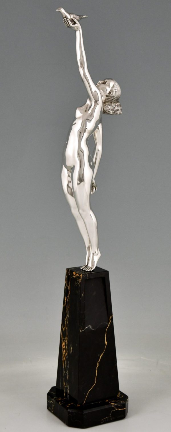 Art Deco bronzen sculptuur naakte vrouw met duif