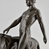 Art Deco sculptuur van een mannelijk naakt met leeuw, Belluaire.