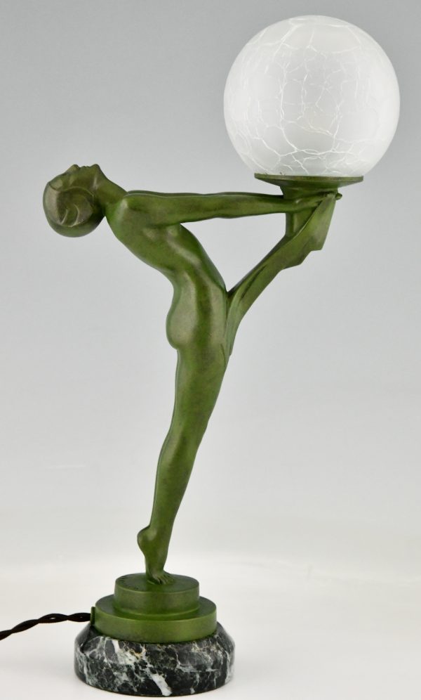 Art Deco Tischlampe Frauenakt mit Kugel