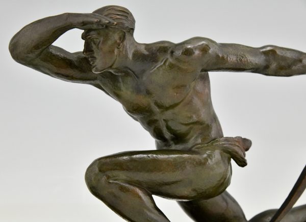 Art Deco Bronze Skulptur Mann mit Bogen.