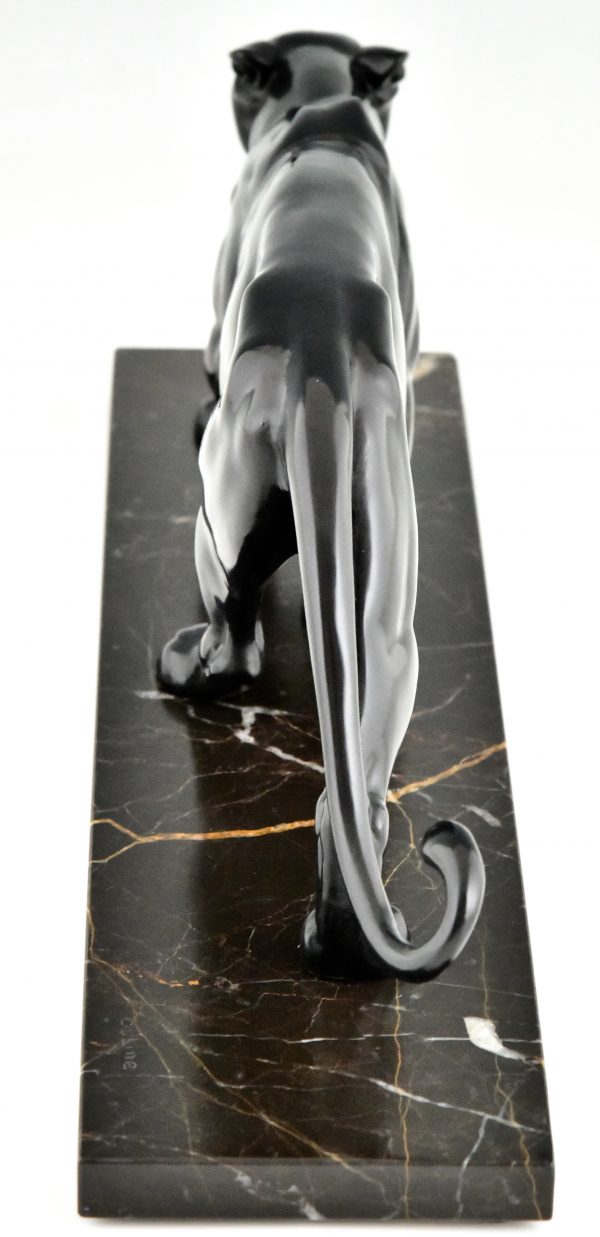 Art Deco sculpture of a panther.