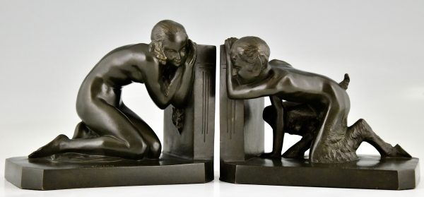 Serre-livres Art Déco en bronze femme nue au satyre