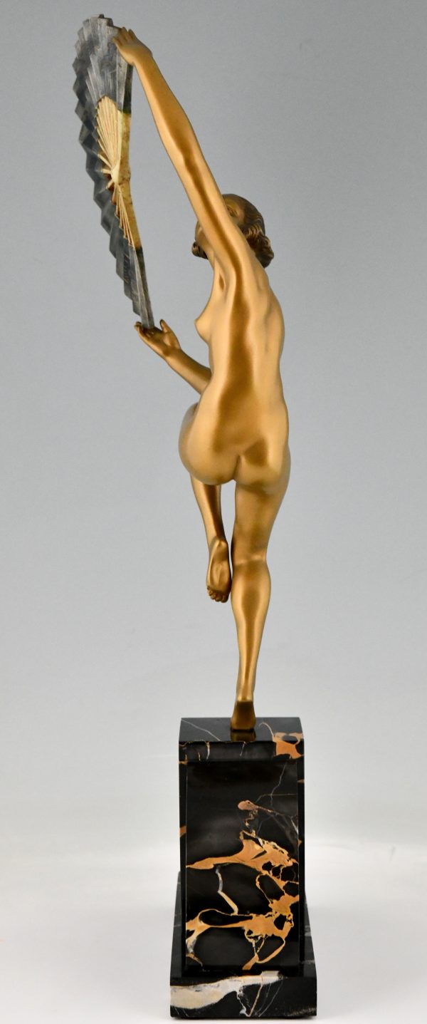 Art Deco Sculpture en bronze danseuse nue à l’éventail 