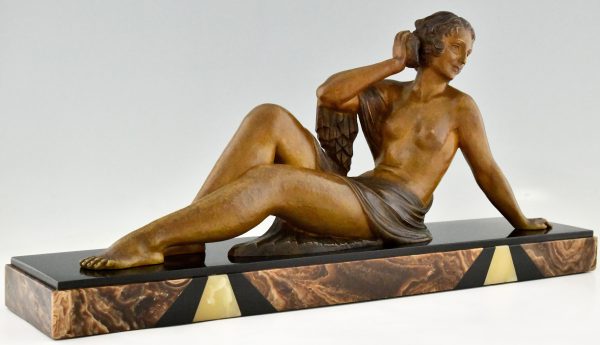 Sculpture Art Déco nu assis au coquillage, L’Echo