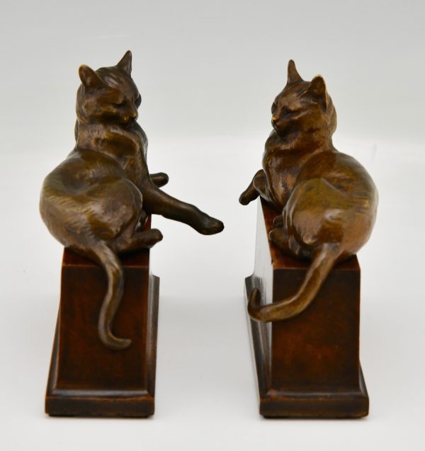 Art Deco Buchstützen Bronze mit Katzen